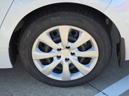 Used 2025 Toyota Corolla LE FWD image 28