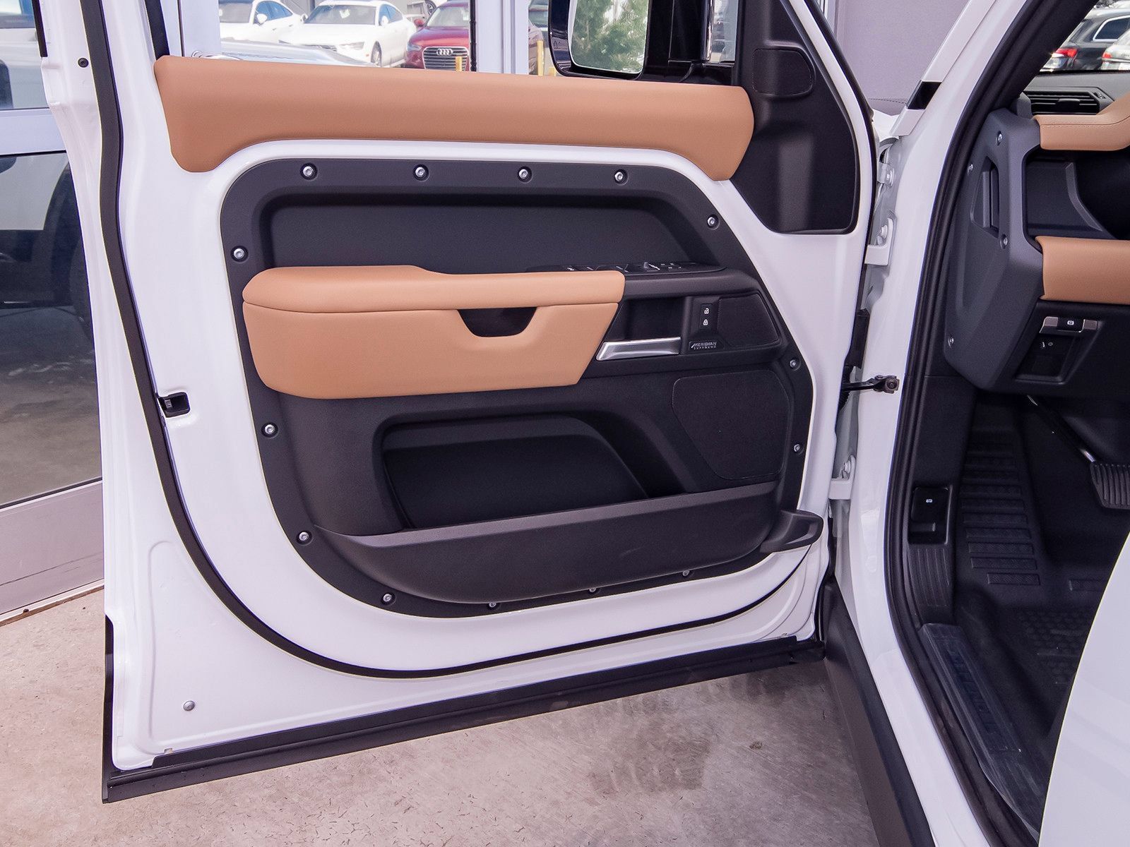 New 2026 Land Rover Defender 110 X-Dynamic SE AWD/4WD image 34
