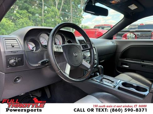 Used 2009 Dodge Challenger R/T RWD image 19