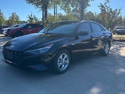 Used 2023 Hyundai Elantra SE