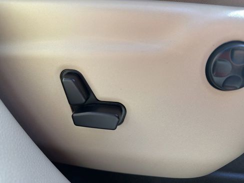 Used 2018 Jeep Grand Cherokee Limited image 23