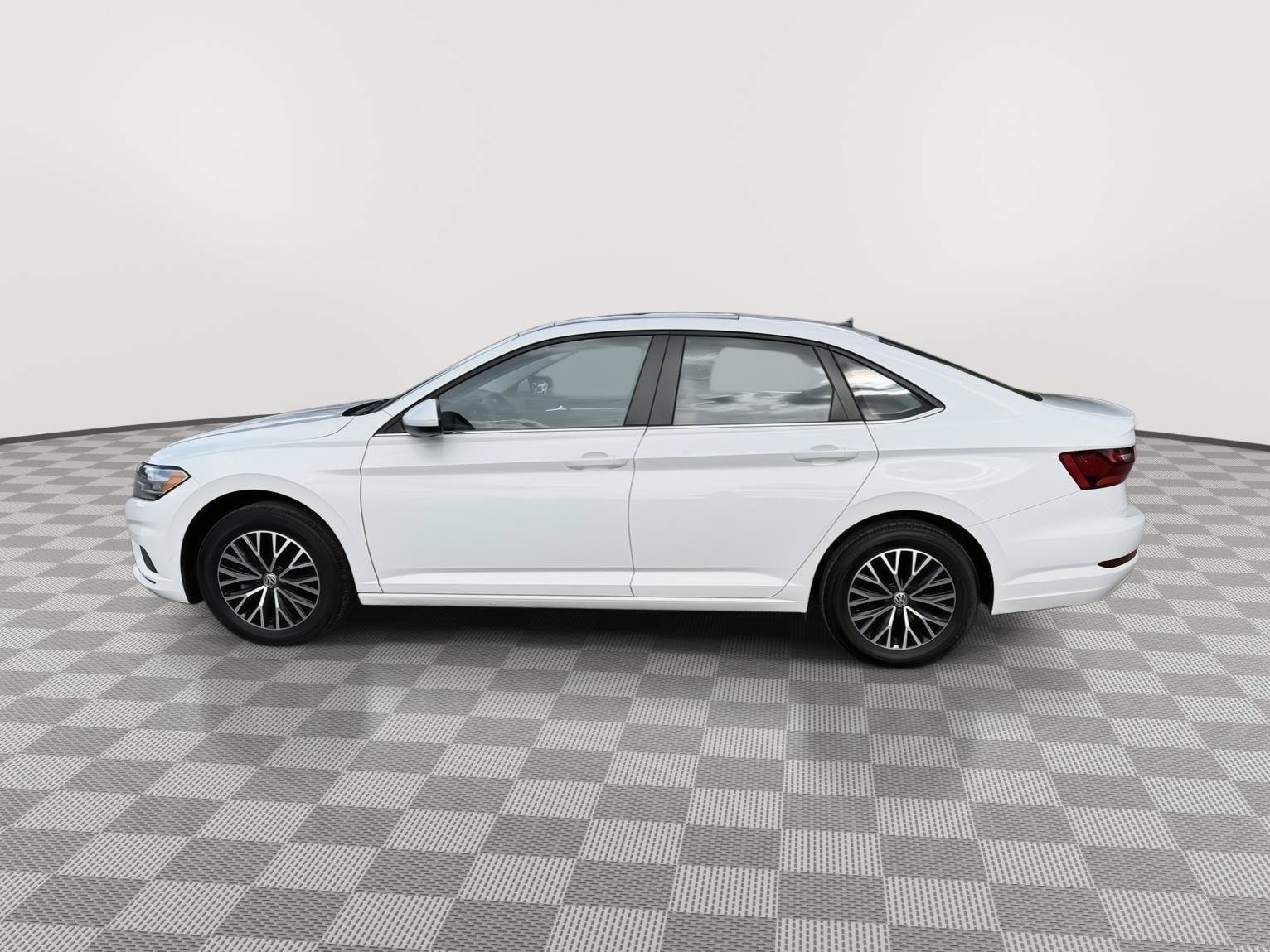 Used 2021 Volkswagen Jetta SE FWD image 4