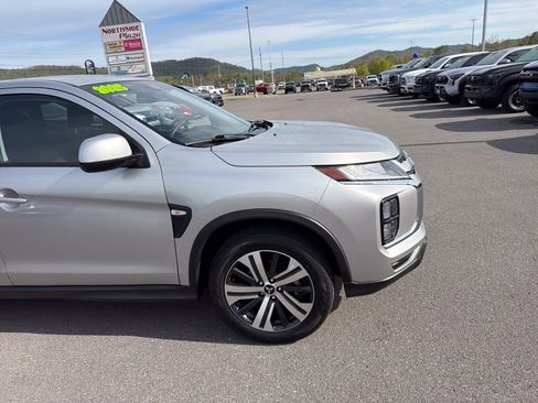 Used 2025 Mitsubishi Outlander Sport ES AWD/4WD image 4
