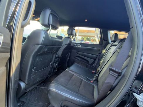Used 2019 Jeep Grand Cherokee Altitude RWD image 8