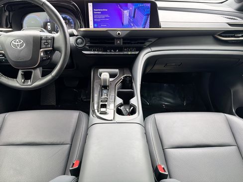 Used 2024 Toyota Crown Platinum image 18