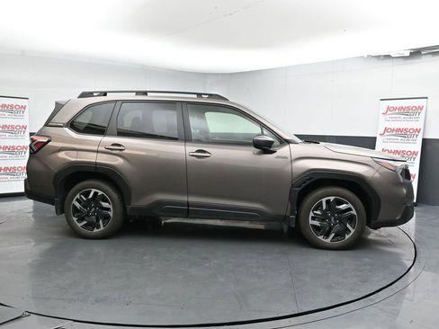 Used 2025 Subaru Forester Premium w/ Protection Package (1PH) image 9