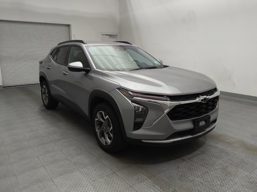 Used 2025 Chevrolet Trax LT w/ Driver Confidence Package FWD image 13