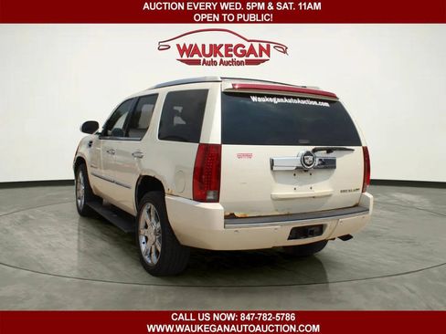 Used 2007 Cadillac Escalade AWD w/ Information Package image 4