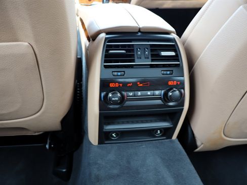 Used 2015 BMW 750Li RWD image 21