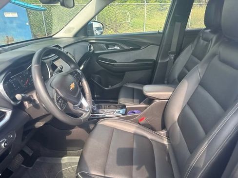 Used 2021 Chevrolet TrailBlazer LT w/ Sun and Liftgate Package FWD image 8