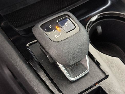 Used 2021 Nissan Rogue SV FWD image 30