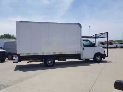 Used 2018 Chevrolet Express 3500 image 6