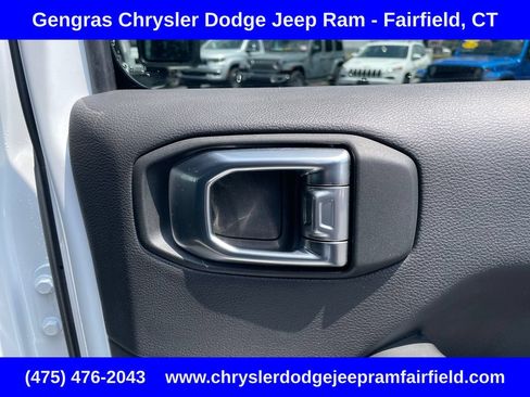Certified 2025 Jeep Wrangler Unlimited Sahara w/ Safety Group AWD/4WD image 24