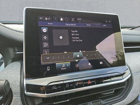 Certified 2023 Jeep Compass Latitude w/ Convenience Group image 19