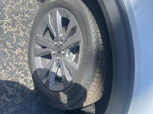 New 2026 Ford Explorer Active w/ Active Comfort Package image 16