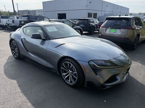 Used 2021 Toyota Supra w/ Safety & Technology Package RWD image 7