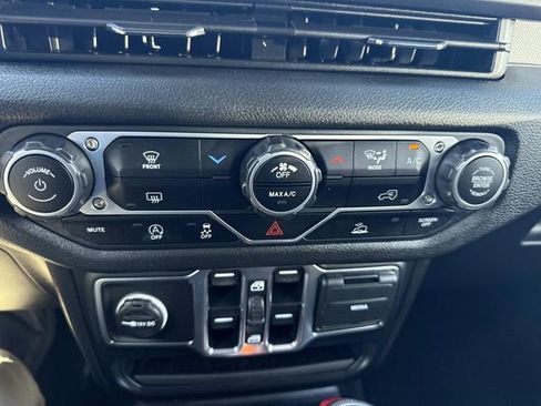 Used 2025 Jeep Wrangler Unlimited Sport AWD/4WD image 29