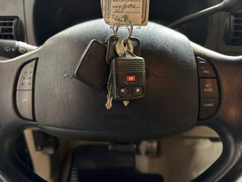 Used 2005 Ford F350 XLT image 77