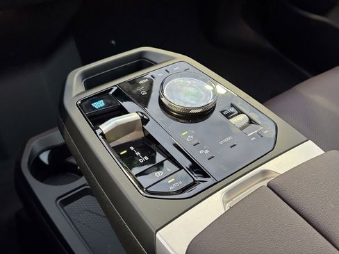 Used 2026 BMW iX xDrive45 image 26