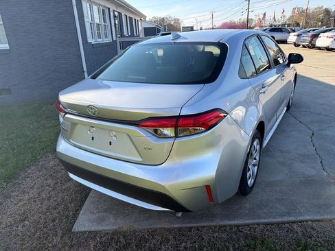 Used 2022 Toyota Corolla LE image 11