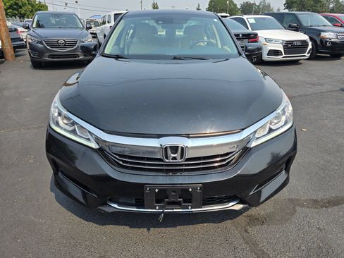 Used 2017 Honda Accord EX-L image 8