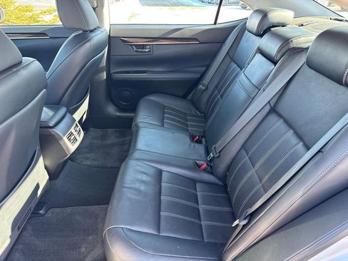 Used 2017 Lexus ES 350 w/ Luxury Package image 9