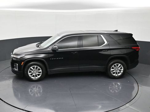 Used 2023 Chevrolet Traverse LS FWD image 13