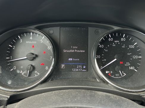 Used 2019 Nissan Rogue SL FWD image 23