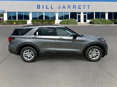 New 2026 Ford Explorer Active RWD image 3