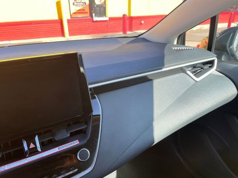 Used 2025 Toyota Corolla LE image 35