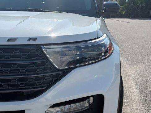 Used 2022 Ford Explorer XLT w/ Equipment Group 202A AWD/4WD image 9