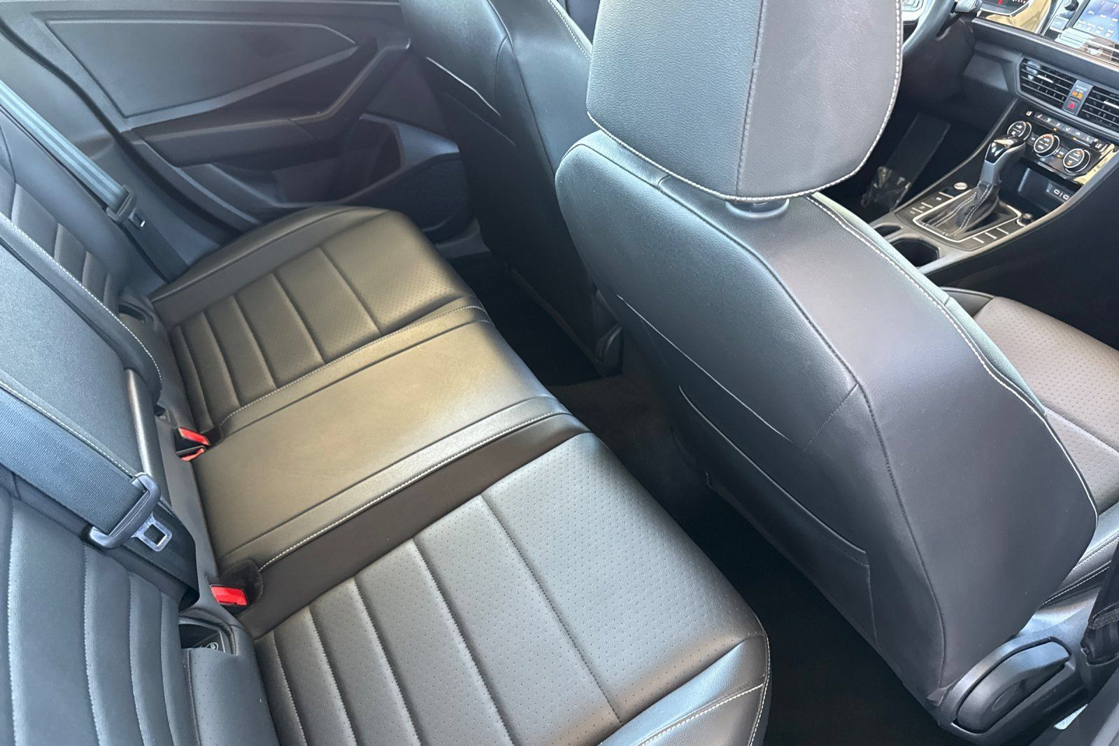 Used 2024 Volkswagen Jetta SE FWD image 22