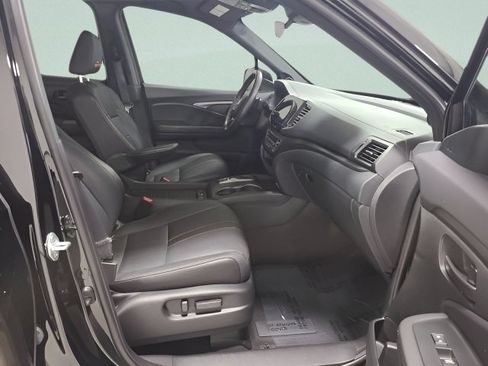 Used 2023 Honda Passport TrailSport image 16