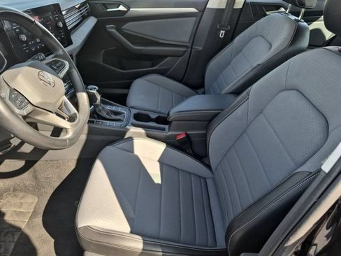 Used 2025 Volkswagen Jetta SE FWD image 24