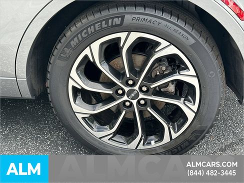 Used 2025 Lincoln Nautilus Reserve AWD/4WD image 23