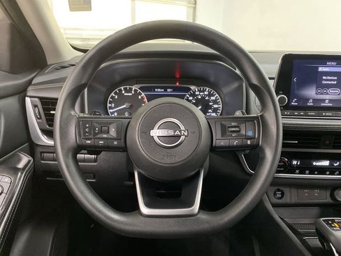 Used 2024 Nissan Rogue SV image 19