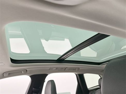 Certified 2023 Volvo XC60 B5 Plus w/ Climate Package image 22