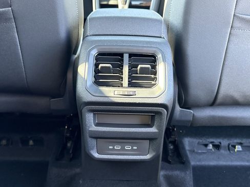 New 2026 Volkswagen Taos SE FWD image 22