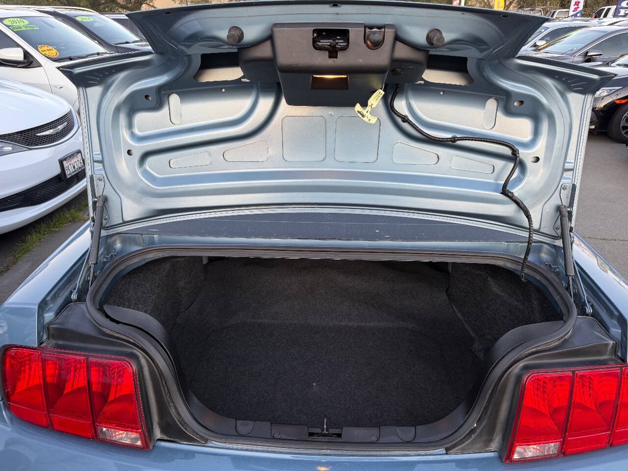 Used 2006 Ford Mustang Coupe RWD image 12