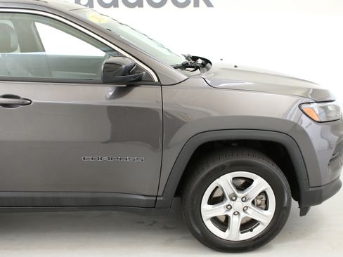 Used 2023 Jeep Compass Latitude w/ Convenience Group AWD/4WD image 12