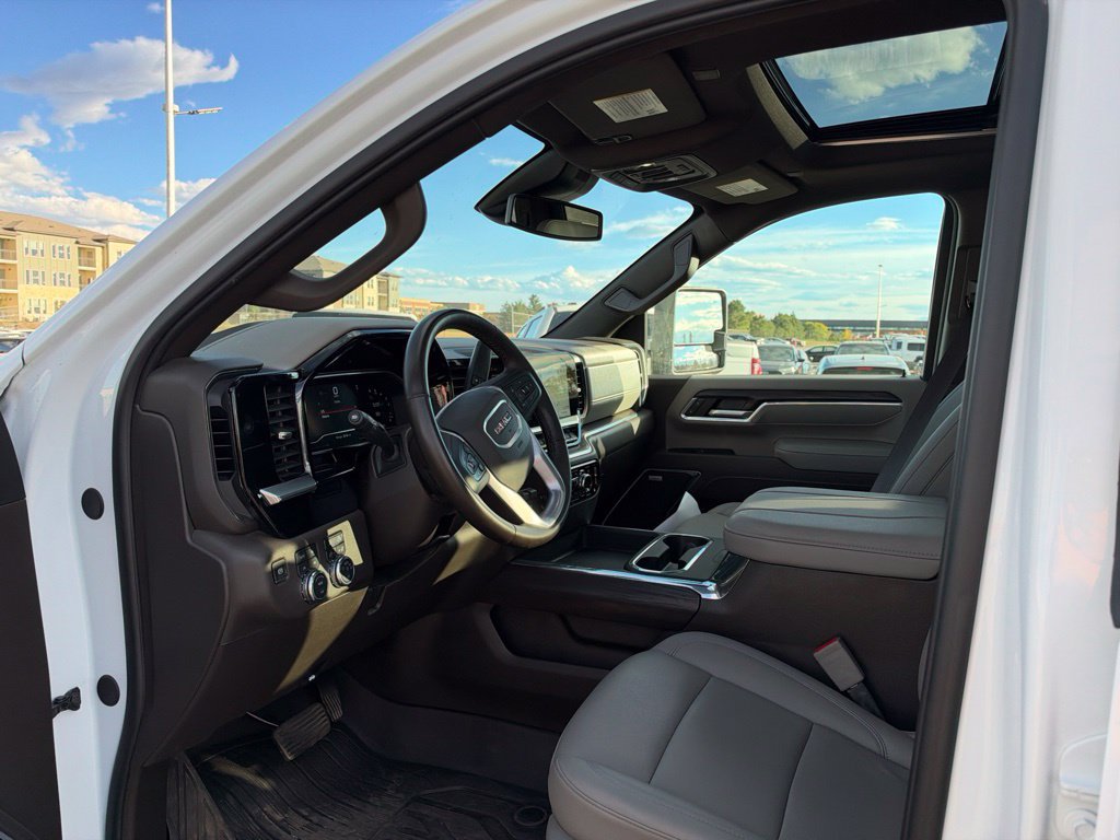 Used 2025 GMC Sierra 2500 SLT w/ SLT Convenience Package AWD/4WD image 9