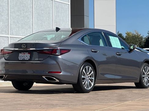 Used 2019 Lexus ES 350 w/ Premium Package image 4