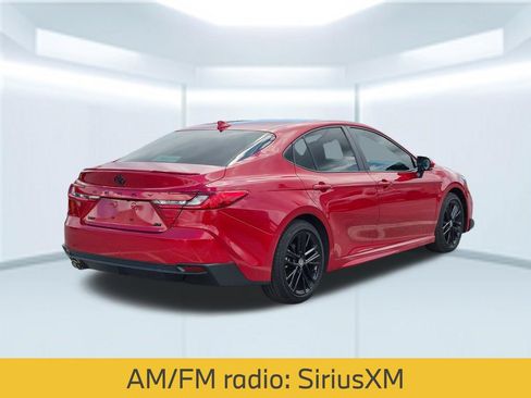 Used 2025 Toyota Camry SE FWD image 6