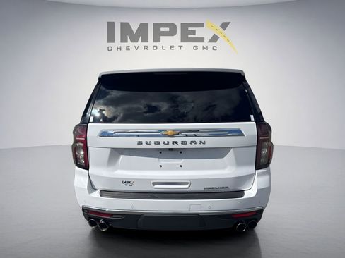 Used 2023 Chevrolet Suburban Premier AWD/4WD image 4