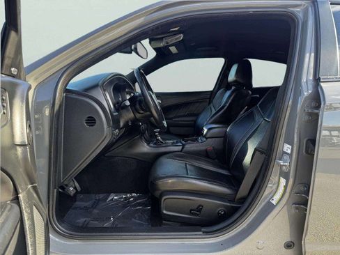Used 2019 Dodge Charger SXT w/ Plus Group image 15