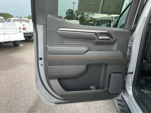 Used 2024 GMC Sierra 1500 AT4 w/ Technology Package AWD/4WD image 19