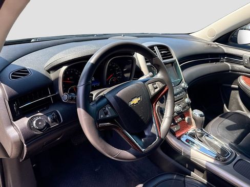 Used 2013 Chevrolet Malibu Eco w/ Leather Package FWD image 9