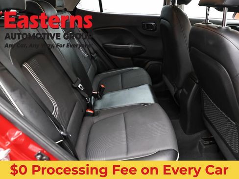 Used 2023 Hyundai Venue Limited FWD image 24