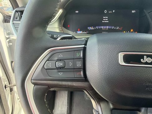 Used 2023 Jeep Grand Cherokee L Limited AWD/4WD image 26