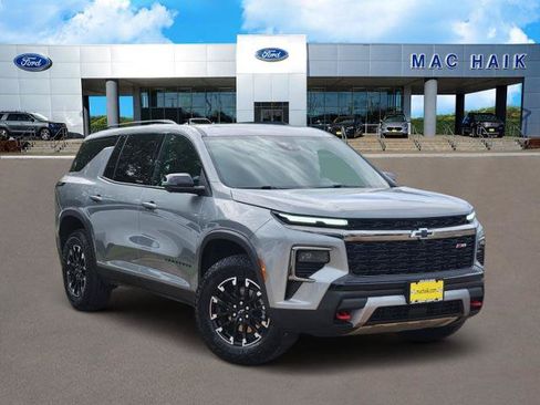 Used 2025 Chevrolet Traverse Z71 w/ Driver Confidence Package AWD/4WD image 1